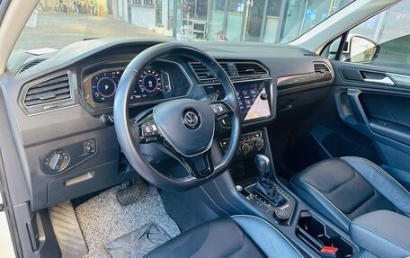 Volkswagen Tiguan II, 2020 год, 2 800 000 рублей, 10 фотография