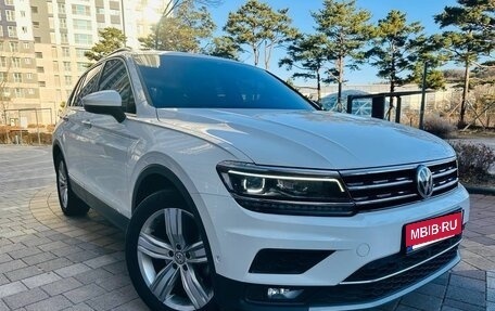 Volkswagen Tiguan II, 2020 год, 2 800 000 рублей, 2 фотография