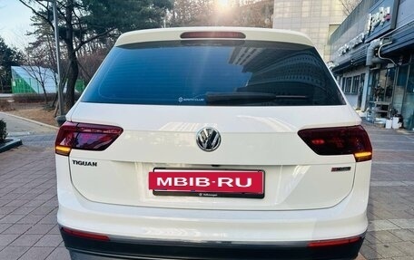 Volkswagen Tiguan II, 2020 год, 2 800 000 рублей, 6 фотография