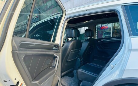 Volkswagen Tiguan II, 2020 год, 2 800 000 рублей, 22 фотография