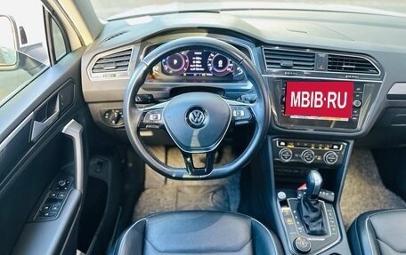 Volkswagen Tiguan II, 2020 год, 2 800 000 рублей, 13 фотография