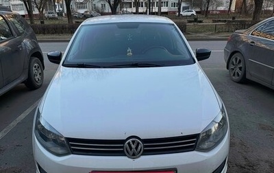 Volkswagen Polo VI (EU Market), 2013 год, 900 000 рублей, 1 фотография
