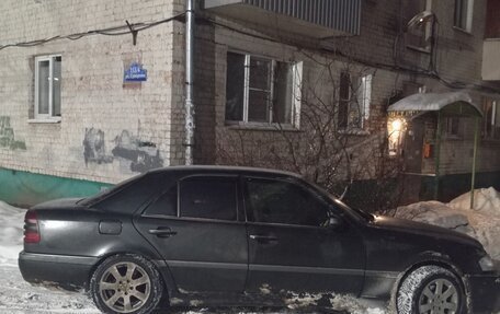 Mercedes-Benz C-Класс, 1995 год, 300 000 рублей, 5 фотография