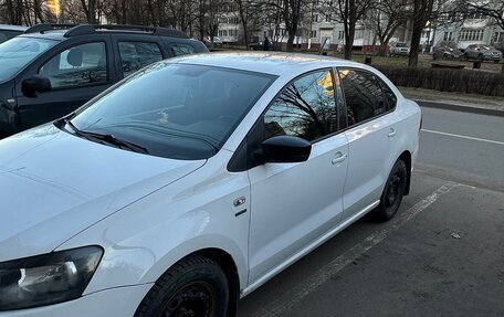 Volkswagen Polo VI (EU Market), 2013 год, 900 000 рублей, 2 фотография