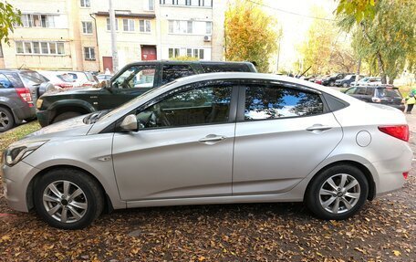 Hyundai Solaris II рестайлинг, 2015 год, 790 000 рублей, 2 фотография