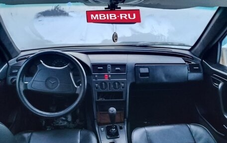 Mercedes-Benz C-Класс, 1993 год, 170 000 рублей, 2 фотография