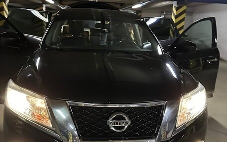 Nissan Pathfinder, 2015 год, 1 890 000 рублей, 2 фотография