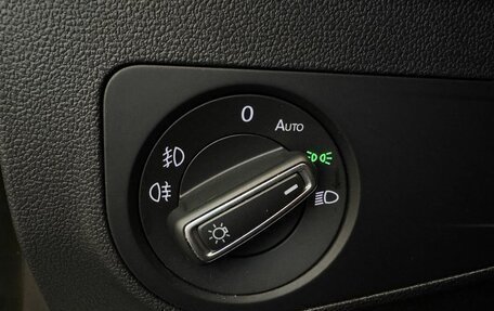 Volkswagen Tiguan II, 2019 год, 2 399 000 рублей, 11 фотография