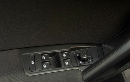 Volkswagen Tiguan II, 2019 год, 2 399 000 рублей, 15 фотография