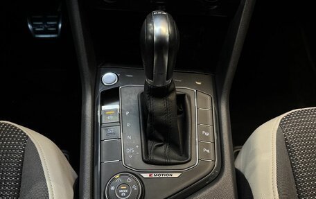 Volkswagen Tiguan II, 2019 год, 2 399 000 рублей, 13 фотография