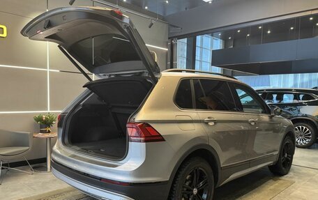 Volkswagen Tiguan II, 2019 год, 2 399 000 рублей, 16 фотография