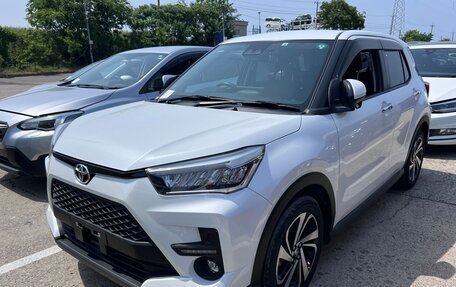 Toyota Raize I, 2022 год, 1 360 000 рублей, 3 фотография