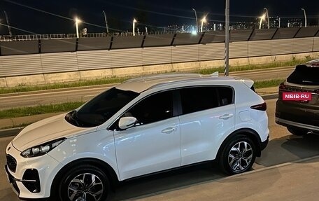 KIA Sportage IV рестайлинг, 2018 год, 2 400 000 рублей, 2 фотография