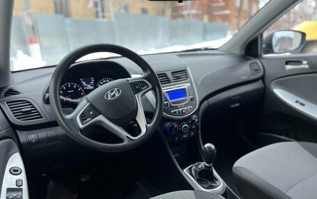 Hyundai Solaris II рестайлинг, 2012 год, 650 000 рублей, 21 фотография