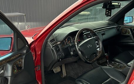 Mercedes-Benz E-Класс, 1996 год, 750 000 рублей, 6 фотография