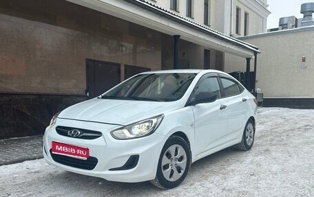 Hyundai Solaris II рестайлинг, 2013 год, 899 000 рублей, 1 фотография