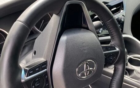 Toyota Camry, 2021 год, 3 300 000 рублей, 4 фотография