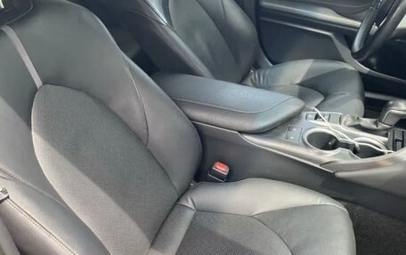 Toyota Camry, 2021 год, 3 300 000 рублей, 5 фотография