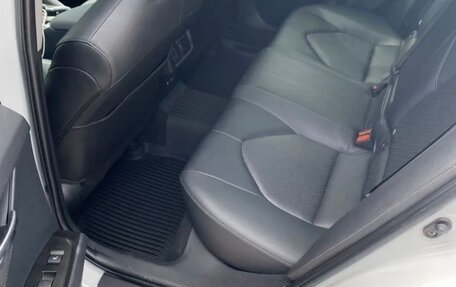 Toyota Camry, 2021 год, 3 300 000 рублей, 6 фотография