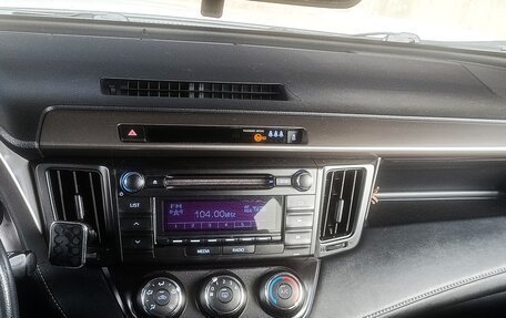 Toyota RAV4, 2018 год, 2 150 000 рублей, 10 фотография