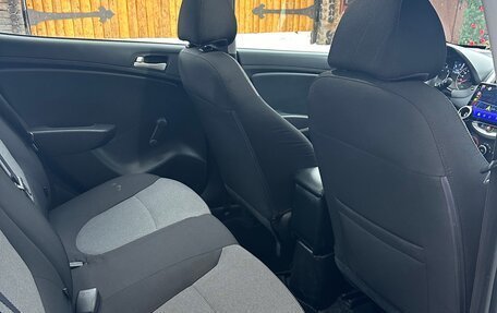 Hyundai Solaris II рестайлинг, 2013 год, 899 000 рублей, 21 фотография