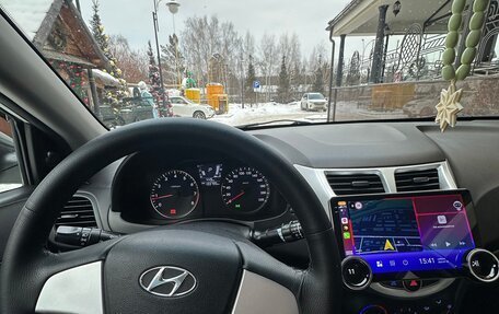 Hyundai Solaris II рестайлинг, 2013 год, 899 000 рублей, 23 фотография