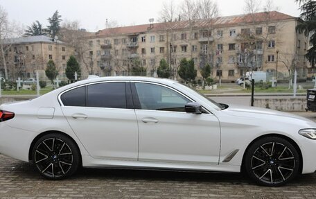 BMW 5 серия, 2023 год, 3 200 000 рублей, 2 фотография