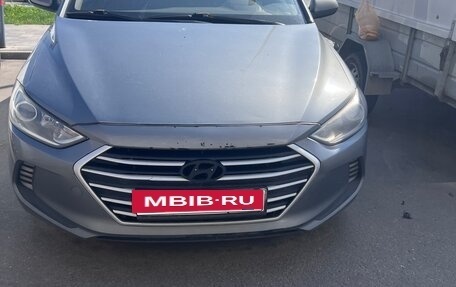 Hyundai Elantra VI рестайлинг, 2016 год, 990 000 рублей, 5 фотография