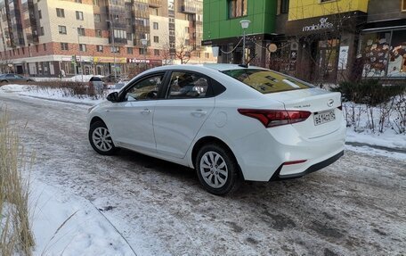 Hyundai Solaris II рестайлинг, 2017 год, 999 999 рублей, 2 фотография