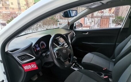 Hyundai Solaris II рестайлинг, 2017 год, 999 999 рублей, 8 фотография