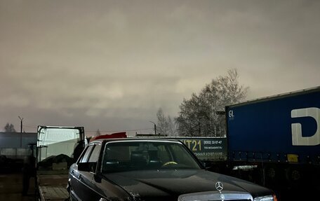 Mercedes-Benz S-Класс, 1981 год, 600 000 рублей, 2 фотография