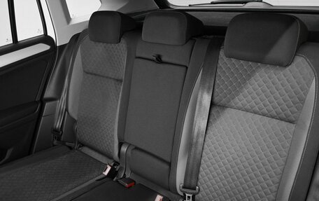 Volkswagen Tiguan II, 2019 год, 2 445 000 рублей, 10 фотография