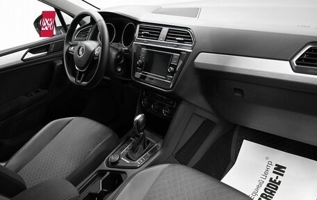 Volkswagen Tiguan II, 2019 год, 2 445 000 рублей, 14 фотография