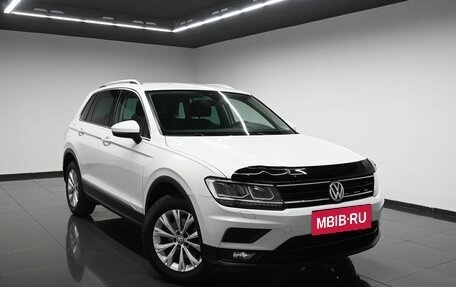 Volkswagen Tiguan II, 2019 год, 2 445 000 рублей, 5 фотография