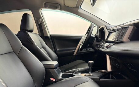 Toyota RAV4, 2013 год, 1 900 000 рублей, 12 фотография