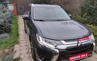Mitsubishi Outlander III рестайлинг 3, 2019 год, 2 100 000 рублей, 1 фотография