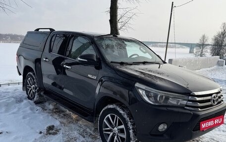 Toyota Hilux VIII, 2018 год, 3 499 999 рублей, 2 фотография