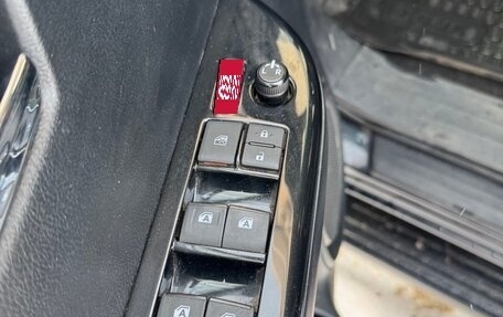 Toyota Hilux VIII, 2018 год, 3 499 999 рублей, 13 фотография