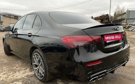 Mercedes-Benz E-Класс, 2020 год, 4 500 000 рублей, 6 фотография