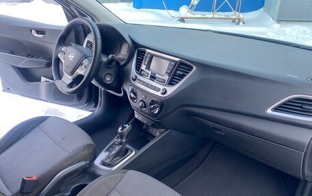 Hyundai Solaris II рестайлинг, 2018 год, 990 000 рублей, 9 фотография