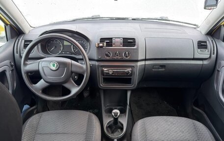 Skoda Fabia II, 2010 год, 395 000 рублей, 10 фотография
