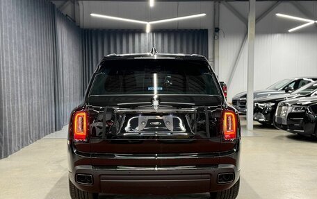 Rolls-Royce Cullinan, 2022 год, 39 990 000 рублей, 5 фотография