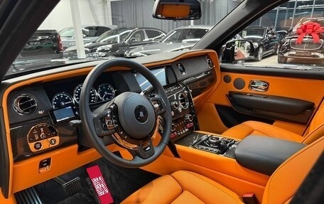 Rolls-Royce Cullinan, 2022 год, 39 990 000 рублей, 11 фотография