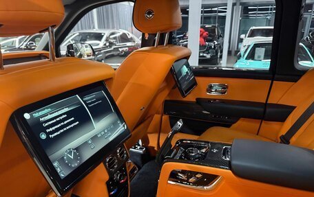 Rolls-Royce Cullinan, 2022 год, 39 990 000 рублей, 15 фотография