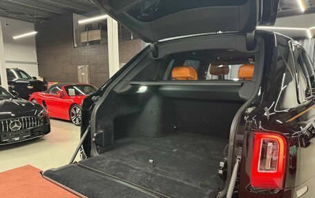 Rolls-Royce Cullinan, 2022 год, 39 990 000 рублей, 23 фотография