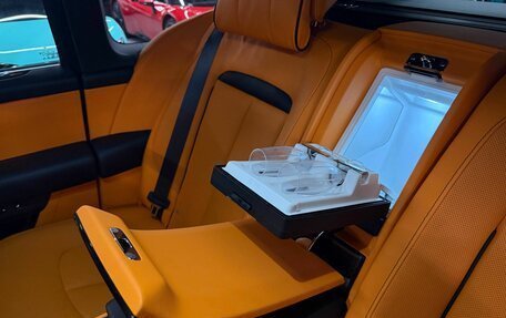 Rolls-Royce Cullinan, 2022 год, 39 990 000 рублей, 19 фотография