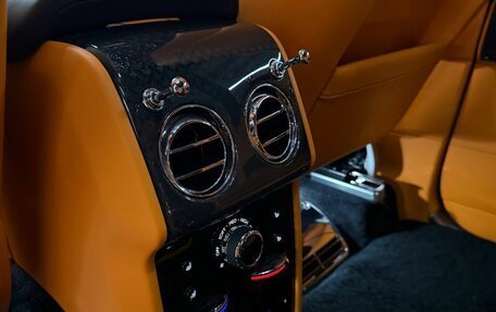 Rolls-Royce Cullinan, 2022 год, 39 990 000 рублей, 16 фотография