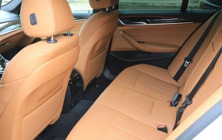 BMW 5 серия, 2023 год, 3 200 000 рублей, 10 фотография