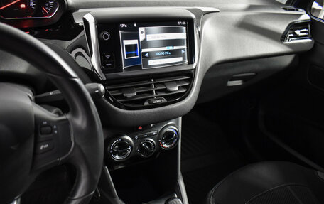 Peugeot 208 II, 2013 год, 395 000 рублей, 18 фотография