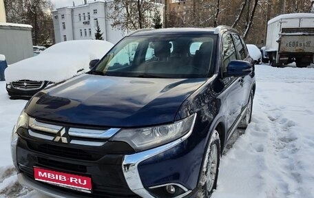 Mitsubishi Outlander III рестайлинг 3, 2015 год, 2 400 000 рублей, 1 фотография